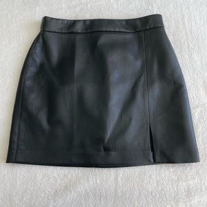 Aritzia Wilfred Patio Skirt